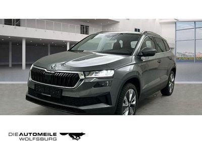 Graphitegrau metallic (metallic) Gebraucht 2023 Skoda Karoq Style SUV | 25.490 € (Fairer Preis)