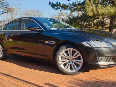 Używany Jaguar XF Prestige 179 KM (131 kW) 2016 Czarny Sedan/Limuzyna