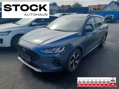 Gebraucht Ford Focus Active 125 PS (91 kW) 2022 Blau Kombi