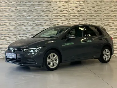 Gebraucht VW Golf VIII Life 131 PS (96 kW) 2023 Grau Limousine