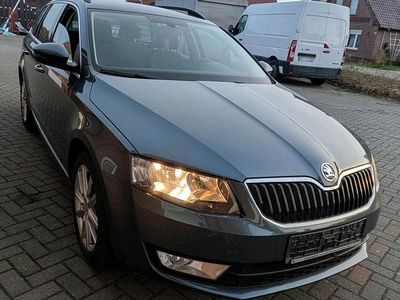 Usata Skoda Octavia 102 CV (75 kW) 2016 Grigio Utilitaria