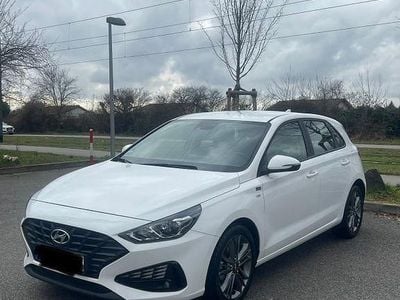 Gebraucht Hyundai i30 Turbo 120 PS (88 kW) 2024 Weiß Limousine