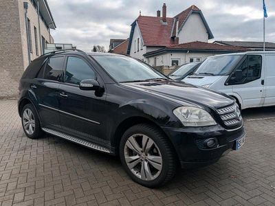 Gebraucht Mercedes ML320 224 PS (164 kW) 2006 Schwarz SUV