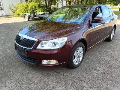 Gebraucht Skoda Octavia 105 PS (77 kW) 2010 Rot Limousine