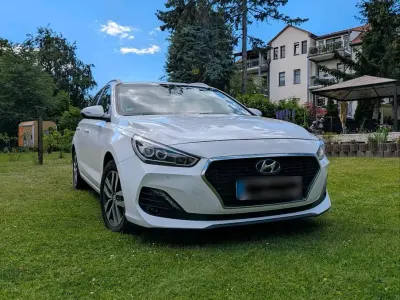 Gebraucht Hyundai i30 Premium 136 PS (100 kW) 2019 Weiß Kombi