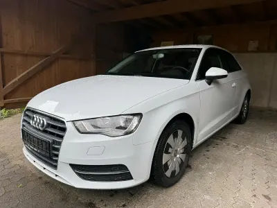 Gebraucht Audi A3 125 PS (91 kW) 2015 Weiß Limousine