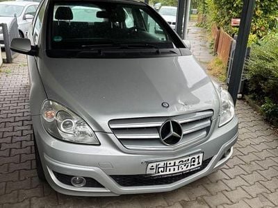 Mercedes B180