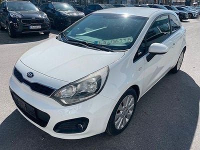 Second-hand Kia Rio DREAM-TEAM Edition 86 CP (63 kW) 2014 Alb Berlinǎ