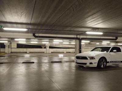 Gebraucht Ford Mustang Fastback 317 PS (233 kW) 2012 Weiß Coupé