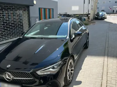 Gebraucht Mercedes CLA200 163 PS (119 kW) 2023 Schwarz Limousine