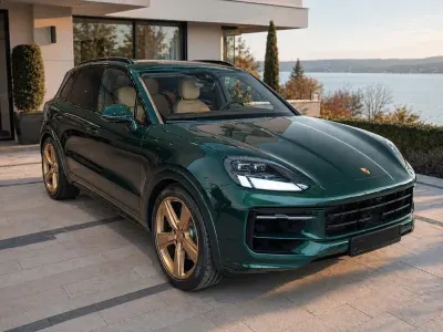 Nuova Porsche Cayenne GTS 500 CV (367 kW) 2026 Verde SUV