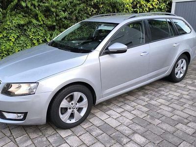 Gebraucht Skoda Octavia Ambition 110 PS (80 kW) 2016 Grau Kleinwagen