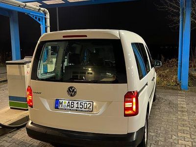 Gebraucht VW Caddy 102 PS (75 kW) 2020 Weiß Van / Kleinbus