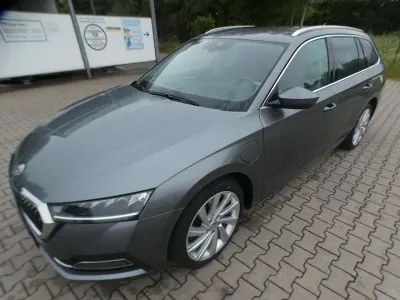 Gebraucht Skoda Octavia Style 204 PS (150 kW) 2022 Graphite grey Kombi