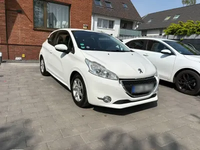 Gebraucht Peugeot 208 95 PS (69 kW) 2012 Weiß Kleinwagen