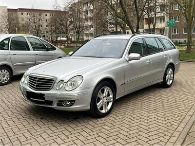 Gebraucht Mercedes E320 Avantgarde 224 PS (164 kW) 2008 Silber Kombi