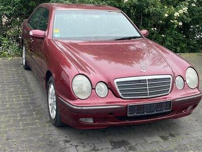 Mercedes E220