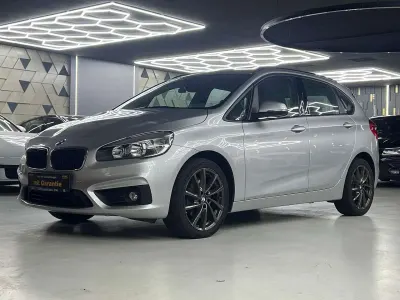 Gebraucht BMW 220 Active Tourer Advantage 192 PS (141 kW) 2015 Silber Van / Kleinbus