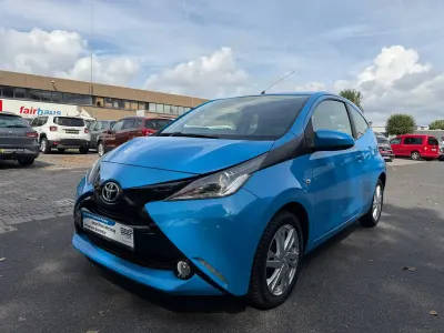 Gebraucht Toyota Aygo X-play 69 PS (50 kW) 2018 Blau Kleinwagen
