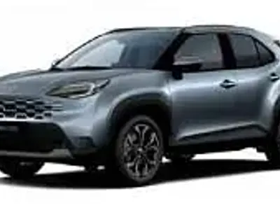 Neu Toyota Yaris Cross Style 131 PS (96 kW) 2026 Grau, 1m2 storm grey metallic SUV
