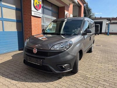 Gebraucht Fiat Doblò 90 PS (66 kW) 2022 Grau Van / Kleinbus