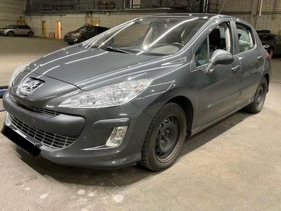 Grau Gebraucht 2010 Peugeot 308 Limousine | 4.290 €