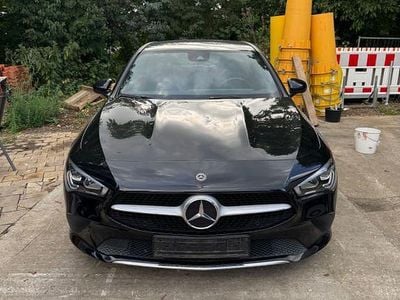Gebraucht Mercedes CLA180 Shooting Brake 136 PS (100 kW) 2020 Schwarz Kombi