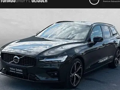 Usata Volvo V60 Plus 197 CV (144 kW) 2025 Grigio Station wagon