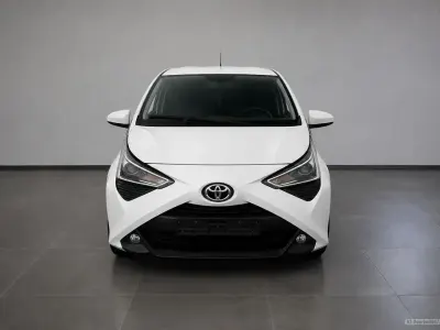 Gebraucht Toyota Aygo Connect Style 72 PS (52 kW) 2018 Weiß Kleinwagen