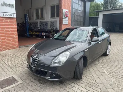 Gebraucht Alfa Romeo Giulietta Turismo 170 PS (125 kW) 2012 Grau Kleinwagen