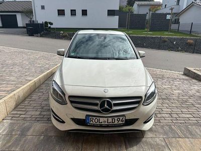 Mercedes B200