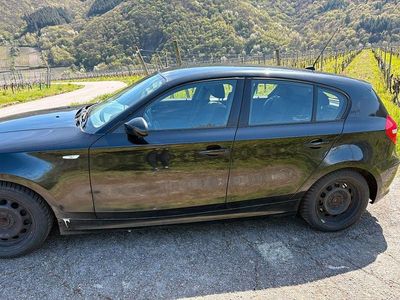 Usata BMW 118 143 CV (105 kW) 2009 Nero Utilitaria