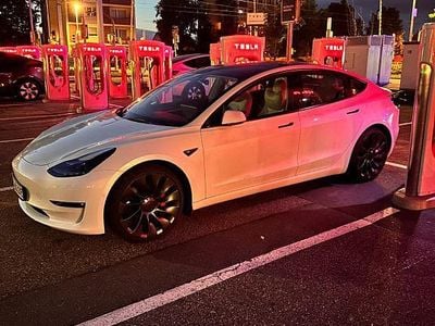 Gebraucht Tesla Model 3 377 kW (513 PS) 2022 Weiß Limousine