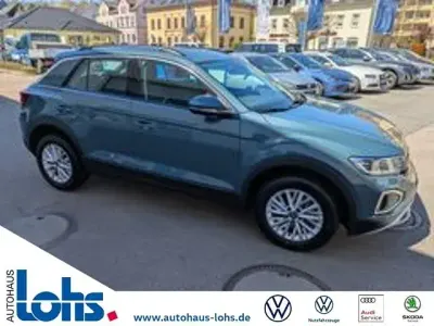 Używany VW T-Roc Life 150 KM (110 kW) 2025 Niebieski SUV