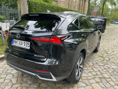 Gebraucht Lexus NX300h Executive Line 197 PS (144 kW) 2018 Schwarz SUV