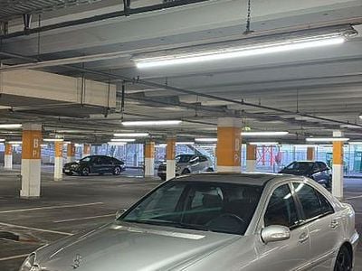 Silber Gebraucht 2000 Mercedes C240 Avantgarde Limousine | 5.000 € (Etwas zu teuer)