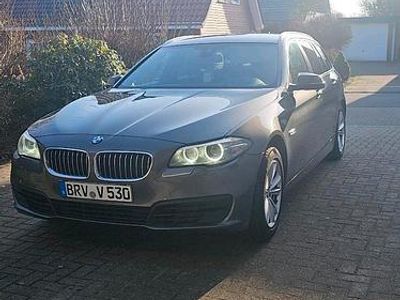Grau Gebraucht 2014 BMW 530 Kombi | 10.800 € (Fairer Preis)