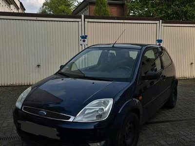 Gebraucht Ford Fiesta Ghia 80 PS (58 kW) 2004 Blau Kleinwagen