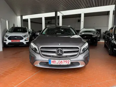 Gebraucht Mercedes GLA200 Urban 136 PS (100 kW) 2016 Grau SUV