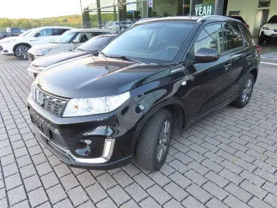 Gebraucht Suzuki Vitara Comfort 111 PS (81 kW) 2019 Schwarz SUV