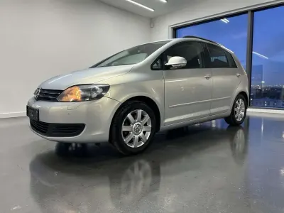 Gebraucht VW Golf VI Comfortline 122 PS (89 kW) 2009 Silver leaf metallic Kleinwagen