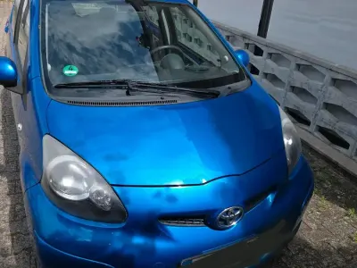 Gebraucht Toyota Aygo 68 PS (50 kW) 2011 Blau Kleinwagen