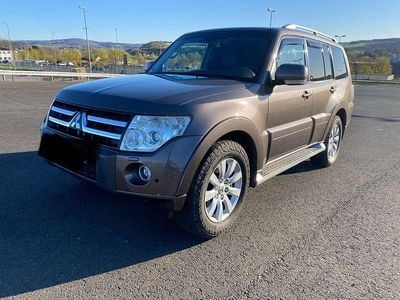 Usata Mitsubishi Pajero Instyle 200 CV (147 kW) 2010 Marrone SUV