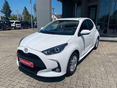 Schaumweiß Gebraucht 2024 Toyota Yaris Comfort Kleinwagen | 17.999 € (Fairer Preis)