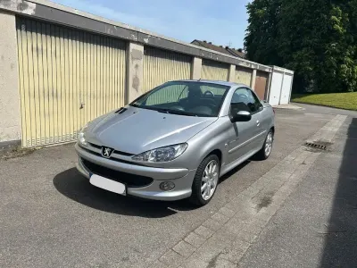 Gebraucht Peugeot 206 CC Quiksilver 109 PS (80 kW) 2006 Silber Cabrio