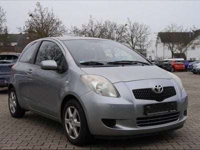Silber Gebraucht 2006 Toyota Yaris Sol Limousine | 2.890 € (Fairer Preis)