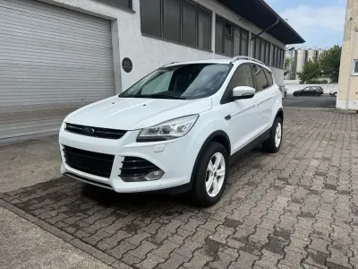 Gebraucht Ford Kuga Titanium 179 PS (131 kW) 2016 Weiß SUV