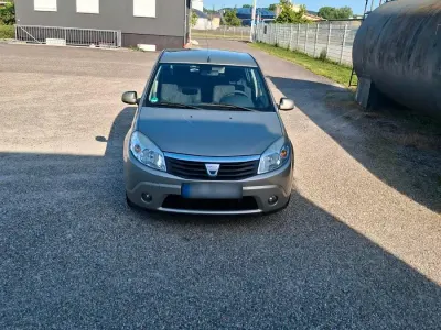 Gebraucht Dacia Sandero 75 PS (55 kW) 2008 Braun Kleinwagen