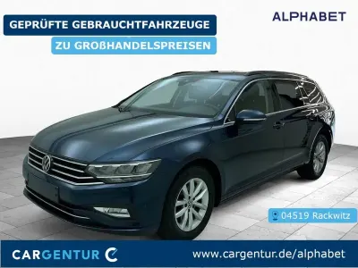 Gebraucht VW Passat Business 150 PS (110 kW) 2023 Blau Kombi