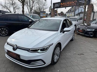 Gebraucht VW Golf VIII Life 150 PS (110 kW) 2022 Weiß Limousine